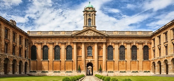 What is an Oxford college?