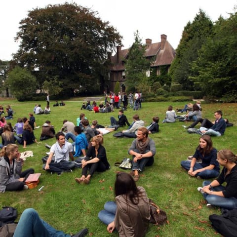 EDHEC Students in the parc - Lille Campus